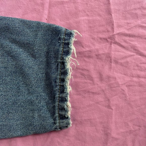 PULL & BEAR DISTRESSED HIGHRISE MOM JEANS - Picture 5 of 9